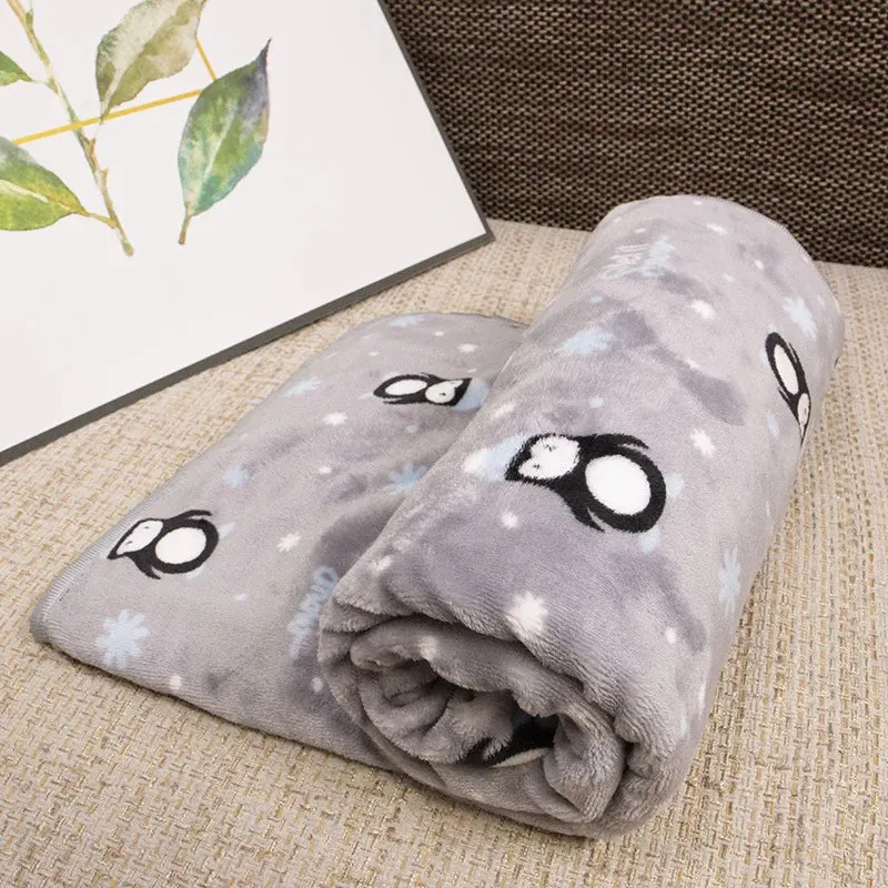 Cozy Flannel Pet Blanket for Dogs and Cats - Winter Warmth with Cartoon Designs