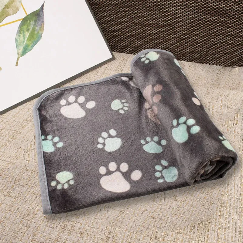 Cozy Flannel Pet Blanket for Dogs and Cats - Winter Warmth with Cartoon Designs