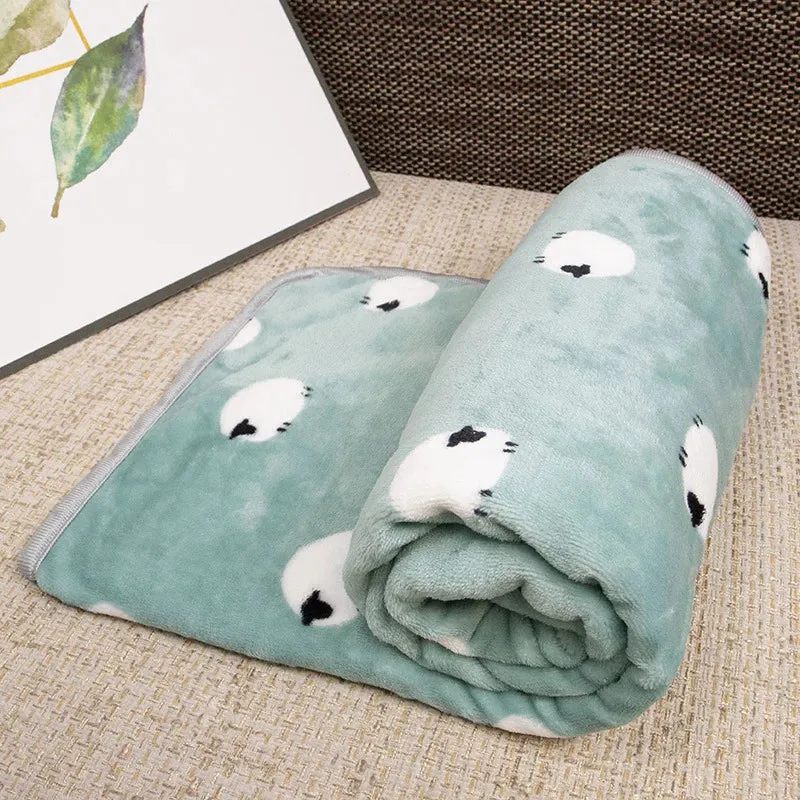 Cozy Flannel Pet Blanket for Dogs and Cats - Winter Warmth with Cartoon Designs