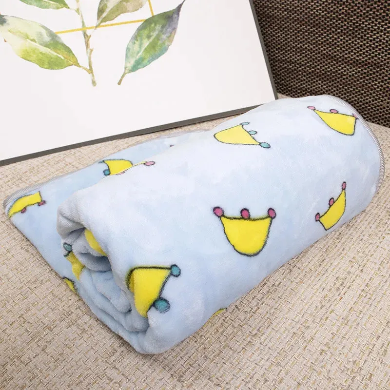 Cozy Flannel Pet Blanket for Dogs and Cats - Winter Warmth with Cartoon Designs